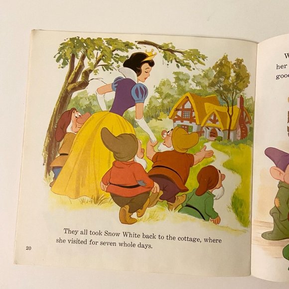 Vintage 1967 Disney The Seven Dwarfs 7 Inch Record and Book - Picture 11 of 15